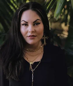 Портрет Скарлетт Сент-Клэр