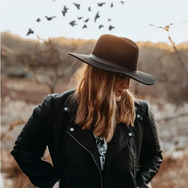 Портрет Никки Сент Кроу