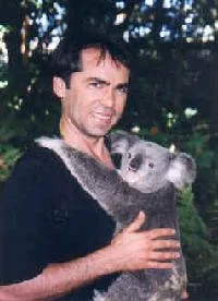 Портрет Джон Мур