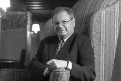 Портрет Мартин Гилберт