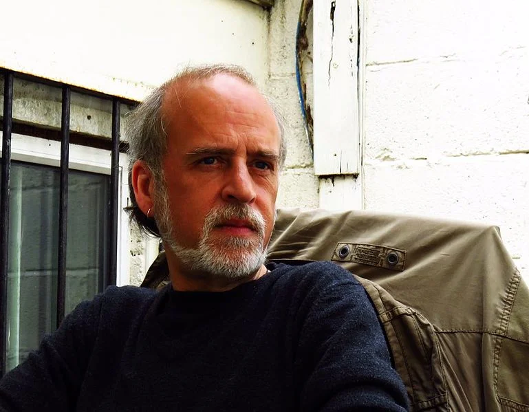 Портрет Дэйв Хатчинсон