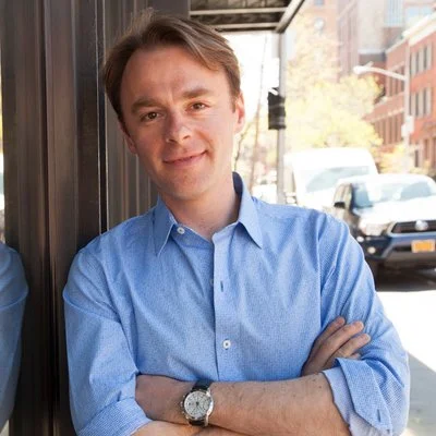 Портрет Патрик Макгиннис