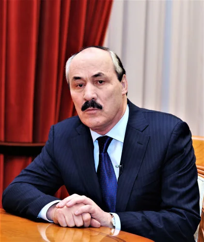 Портрет Рамазан Гаджимурадович Абдулатипов