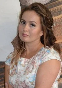 Портрет Елена Кароль