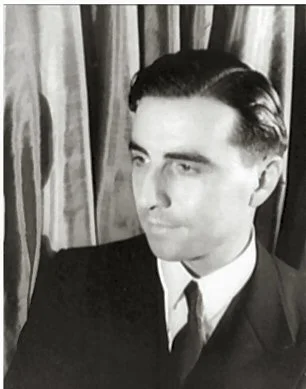 Портрет Жюльен Грин
