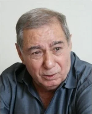 Портрет Акрам Айлисли