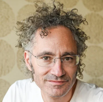 Портрет Алекс Карп