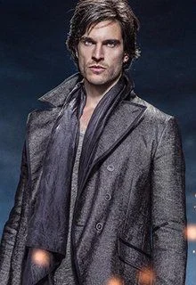 Обложка Бабочка со сломанными крыльями