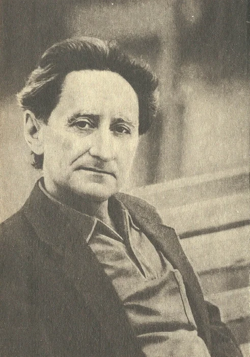 Обложка Больше чем писатель