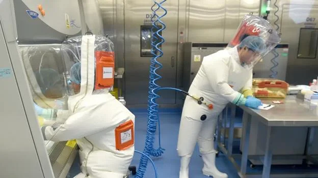 Обложка Побег из Уханя