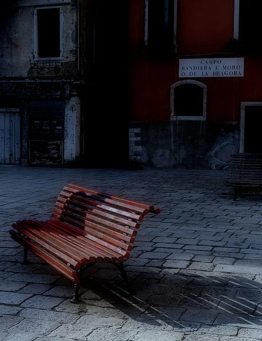 Обложка Тихо, как тень