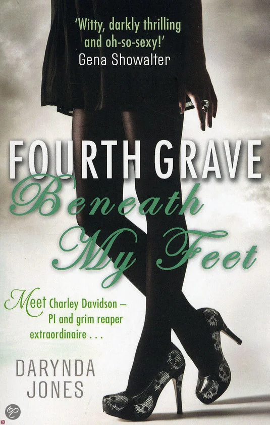 Обложка Четвертая могила у меня под ногами