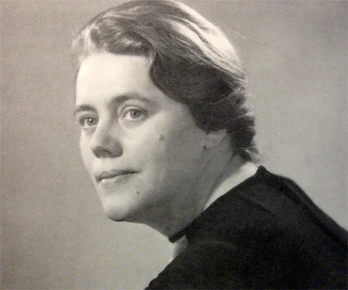 Обложка Течет река