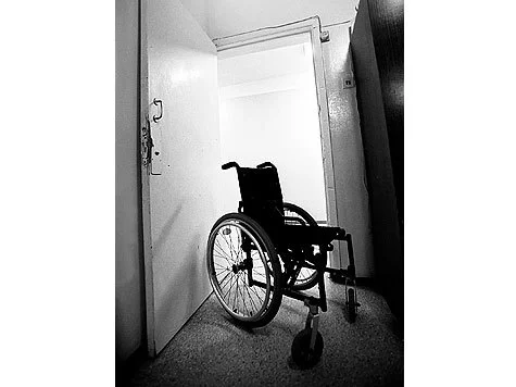 Обложка И небо смотрит на нас