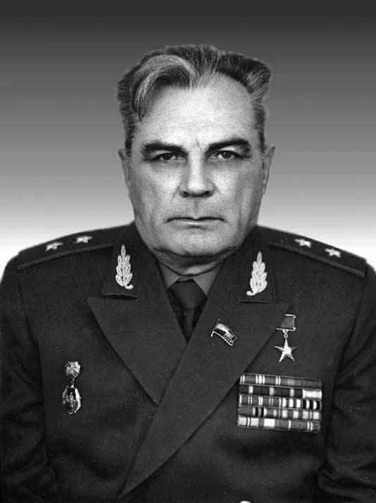 Обложка Танки и люди. Дневник главного конструктора