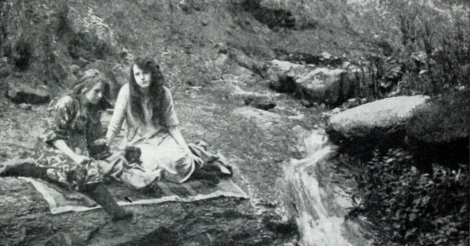 Обложка Что вызывает эмоции?