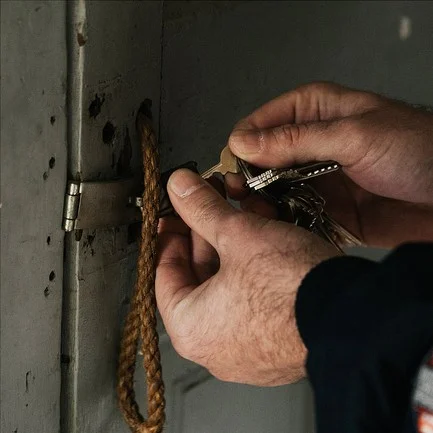 Обложка Наверху